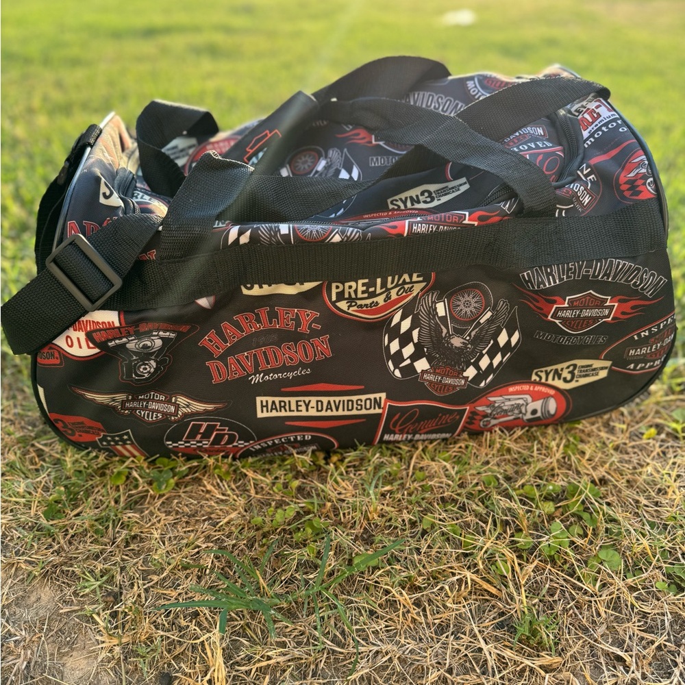 HARLEY DAVIDSON Graphic All Over Print Logo Duffel Gym Travel Bag 20"x10"x9"